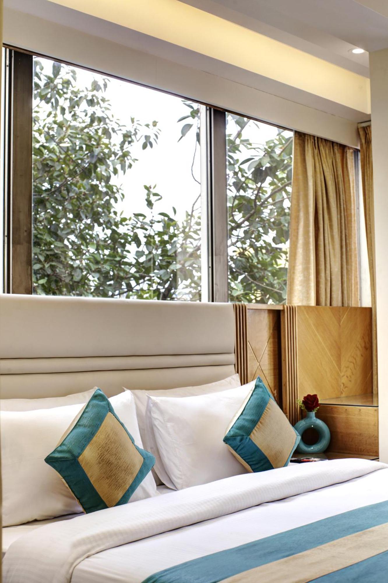 Hotel Krishna Plaza 'New Delhi' - By M S Hospitality Kültér fotó