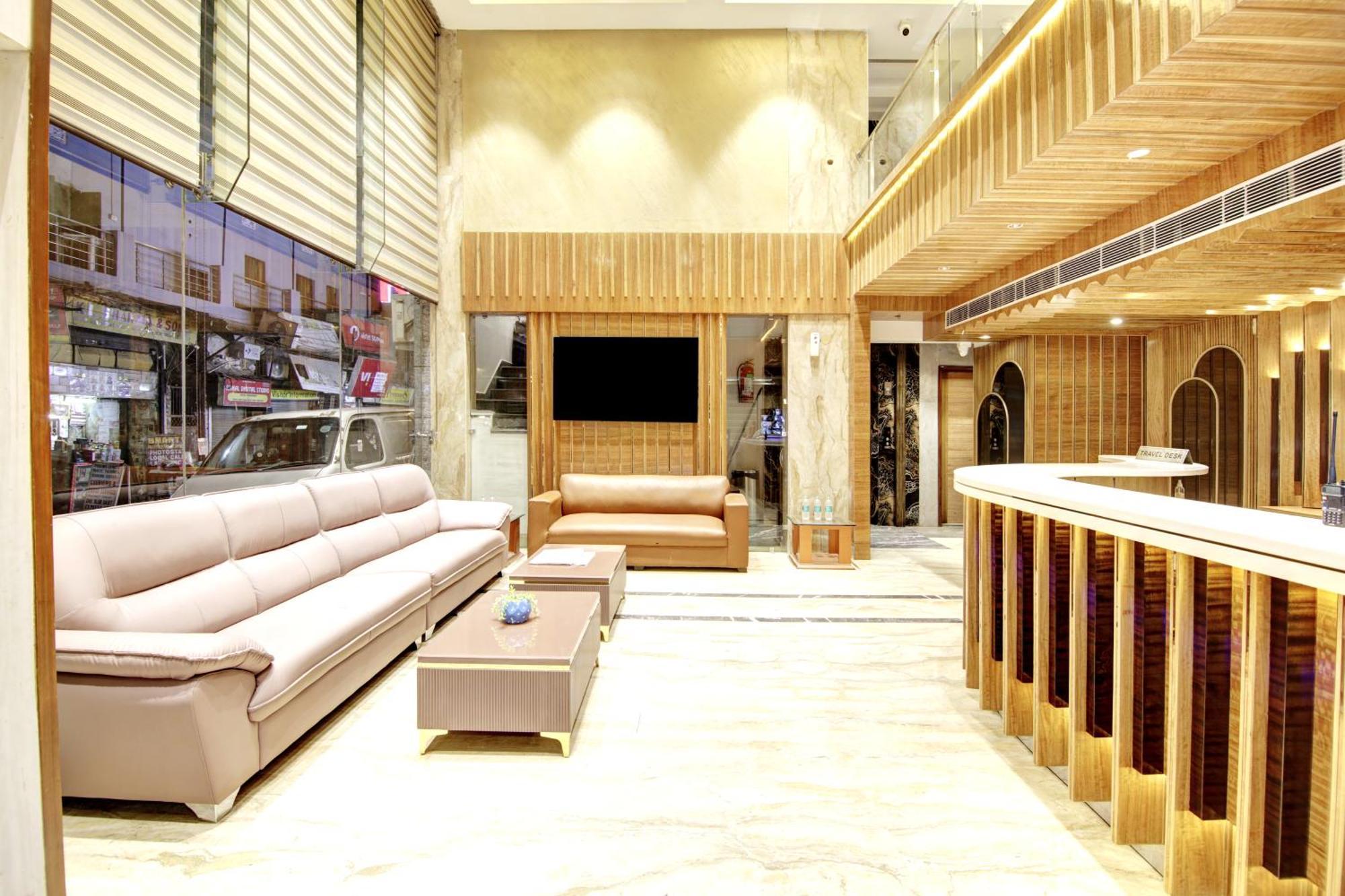 Hotel Krishna Plaza 'New Delhi' - By M S Hospitality Kültér fotó