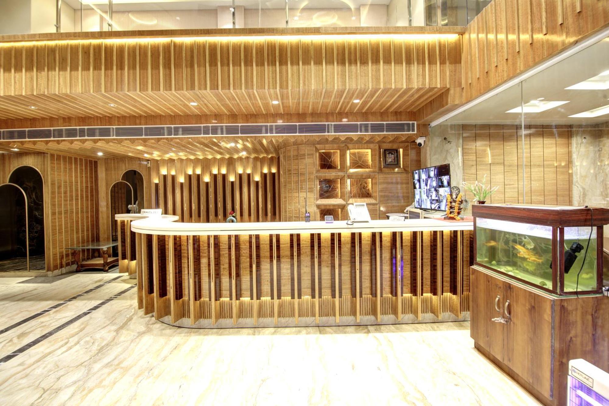 Hotel Krishna Plaza 'New Delhi' - By M S Hospitality Kültér fotó