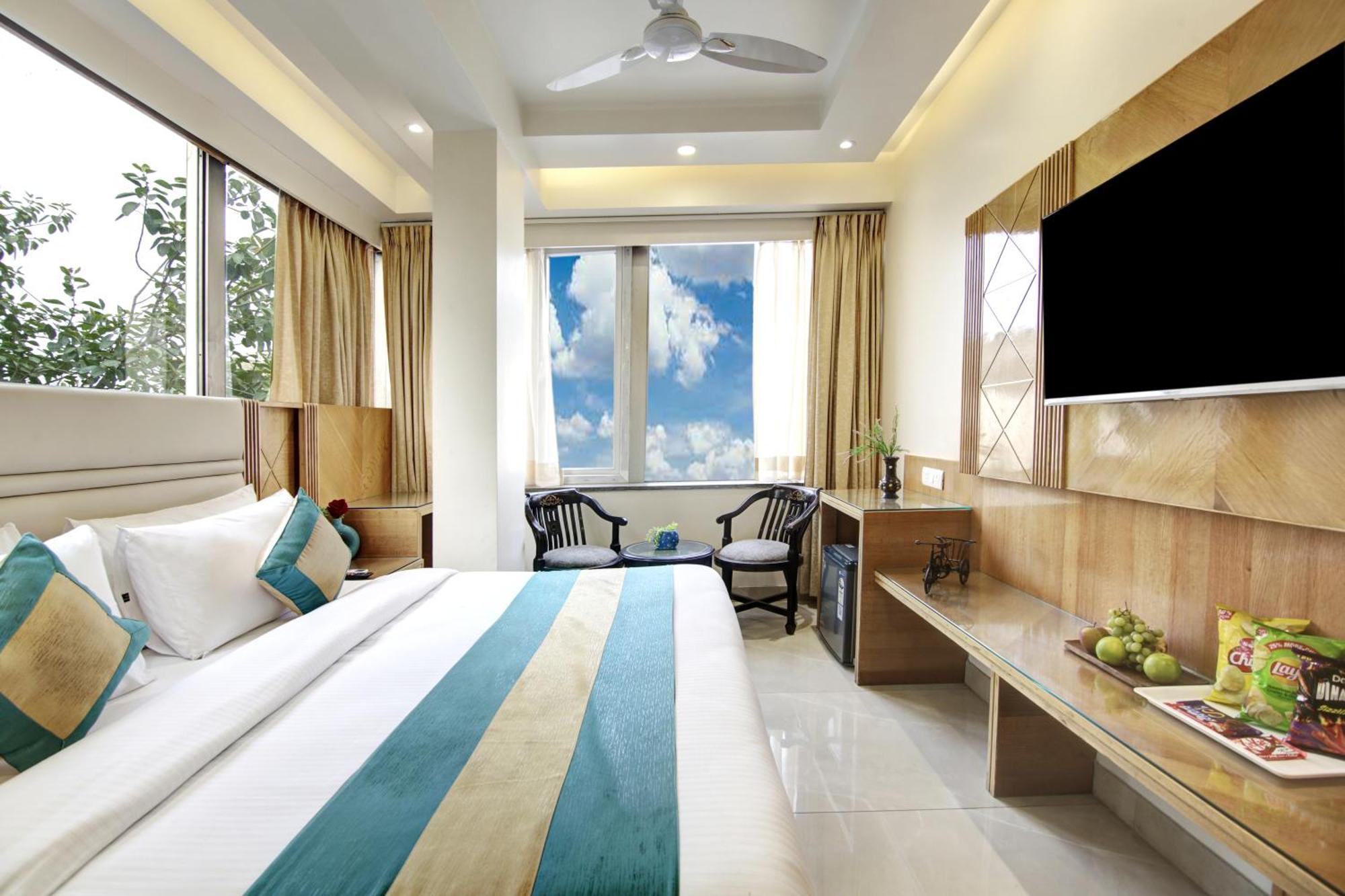 Hotel Krishna Plaza 'New Delhi' - By M S Hospitality Kültér fotó