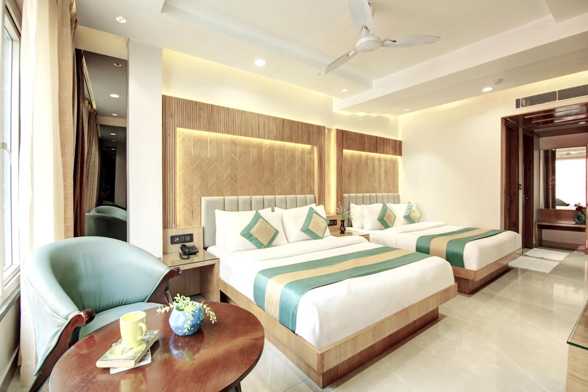 Hotel Krishna Plaza 'New Delhi' - By M S Hospitality Kültér fotó