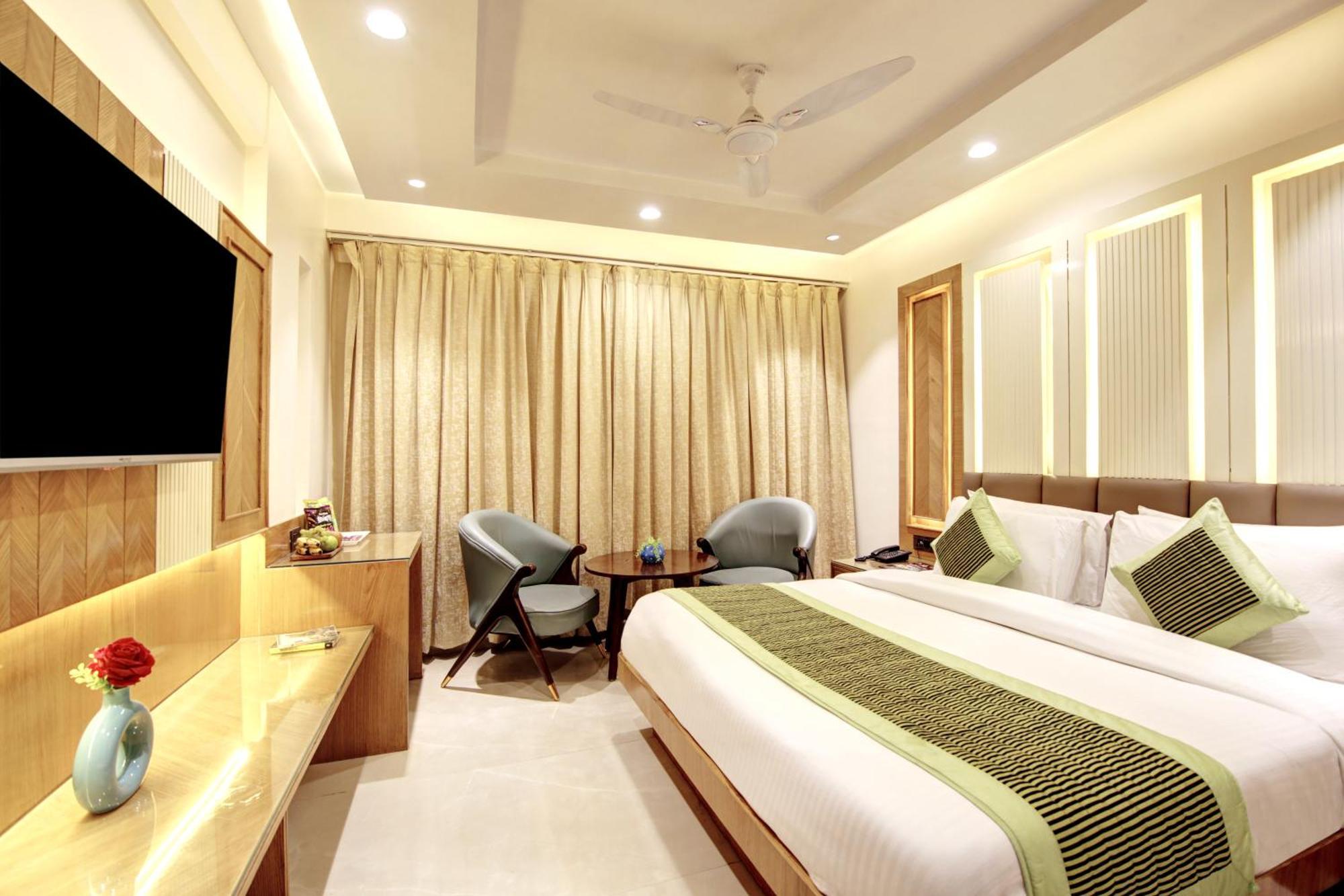 Hotel Krishna Plaza 'New Delhi' - By M S Hospitality Kültér fotó