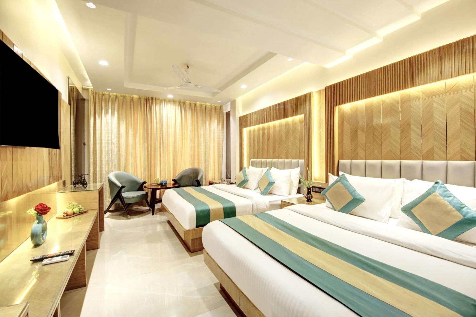 Hotel Krishna Plaza 'New Delhi' - By M S Hospitality Kültér fotó