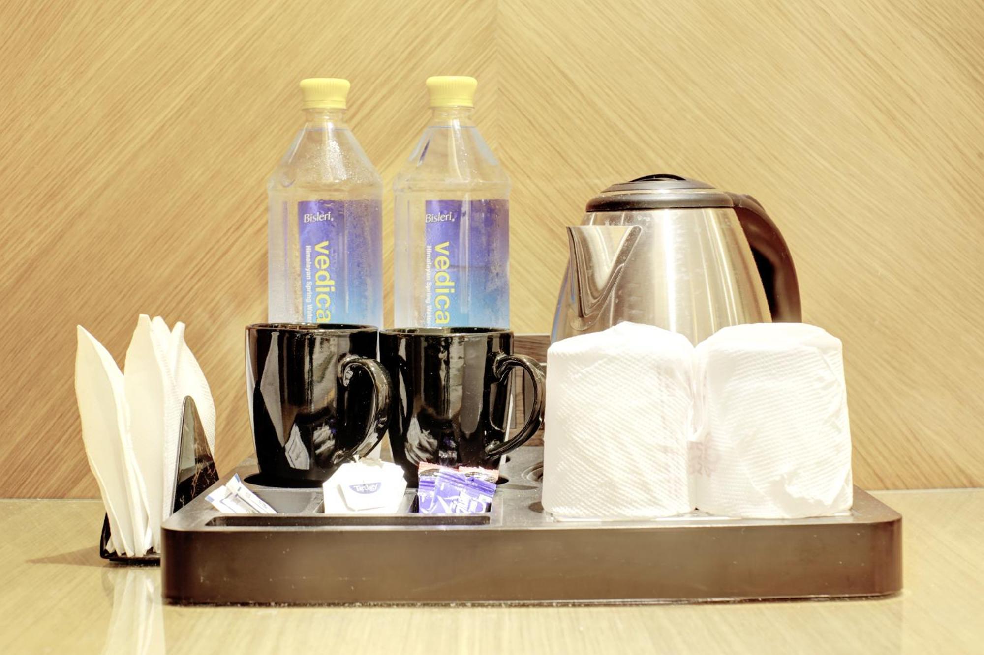Hotel Krishna Plaza 'New Delhi' - By M S Hospitality Kültér fotó